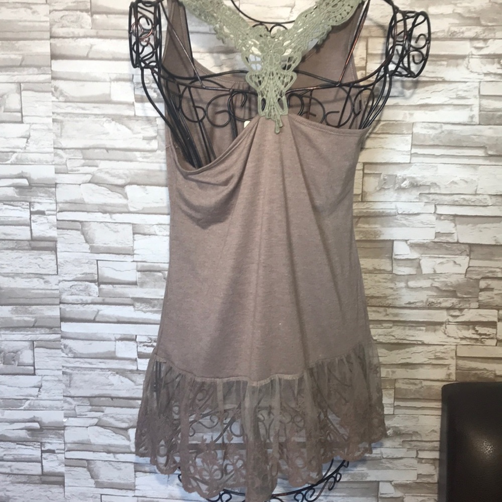 Areve tank with lace - Picture 4 of 8